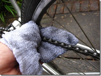 Cleaning the bike chain