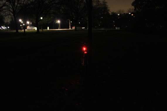 knog-strobe-rear-light-at-night