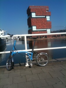 Blue Brompton parked up