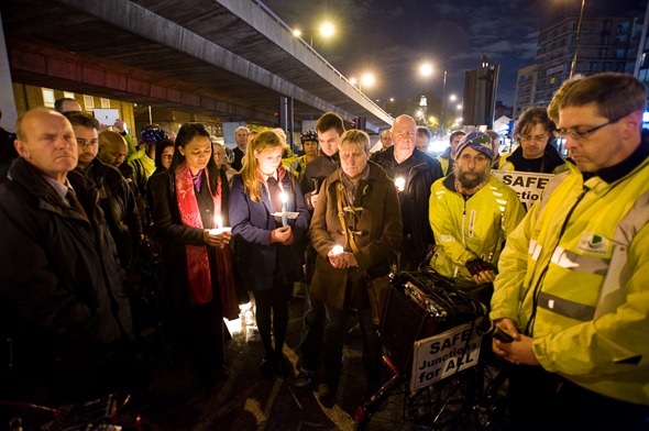 WEB_CS2_BOW_VIGIL_021