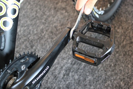 pedal tighten