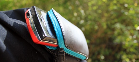 sony-ericsson-in-fitness-pack-pouch