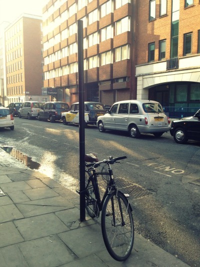 D lock around frame, rear wheel and post