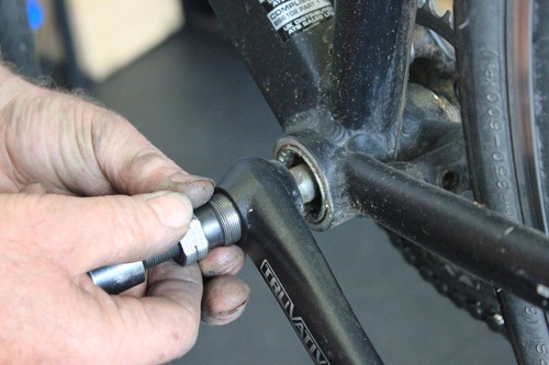 Using the crank puller