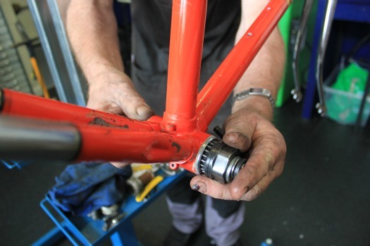 fitting the bottom bracket