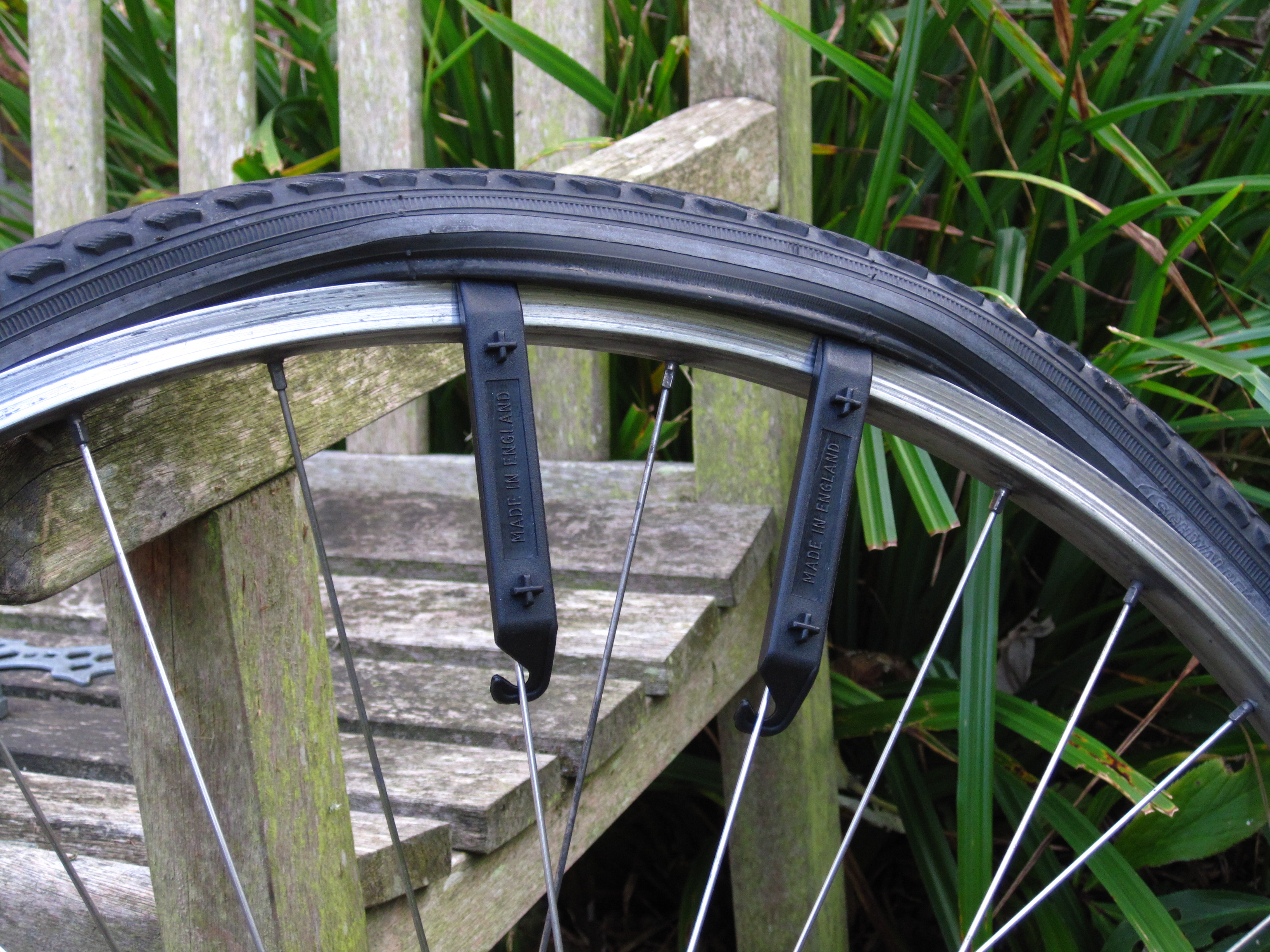 fixing a bicycle puncture